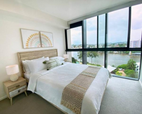 Luxury River view holiday home